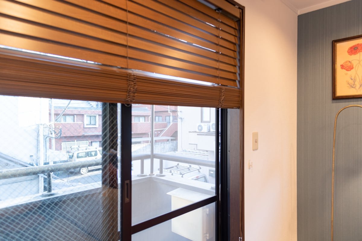 3-story Apt with natural light,1-stop to Shinjuku gallery image 4