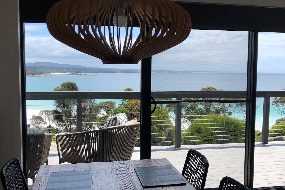 Moonrise Binalong Bay~ Stunning views Bay of Fires gallery image 2