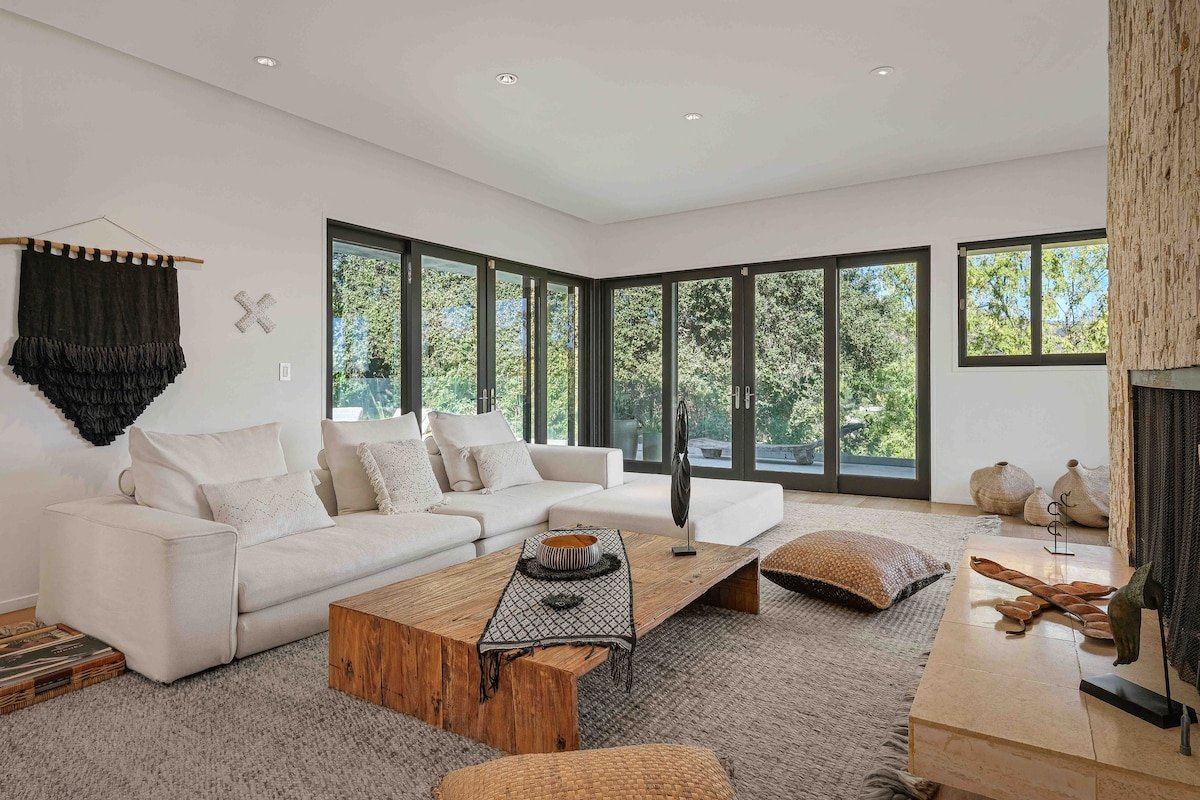 The Oasis in Beverly Hills. gallery image 5