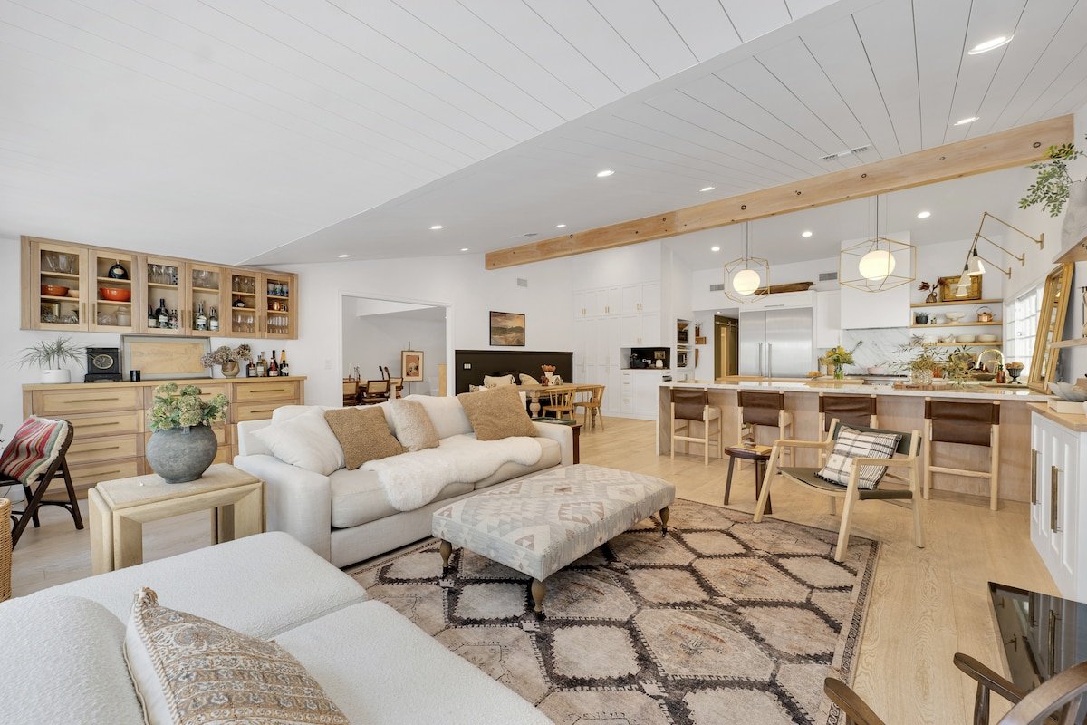 SoCal Designer Vibes Pool Home gallery image 5