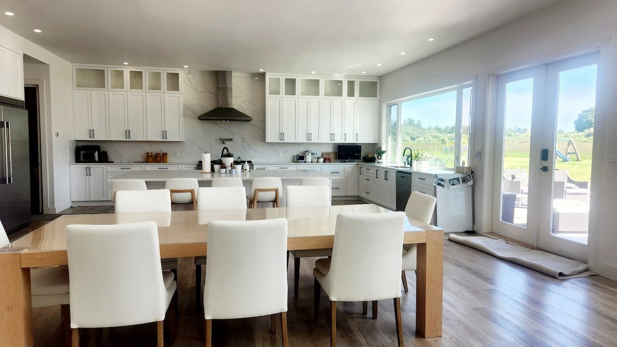 Modern Farm Oasis gallery image 2