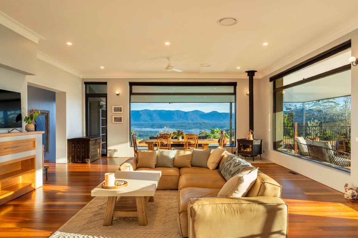 Luxury Hilltop Sanctuary-Bellingen’s best views! gallery image 5