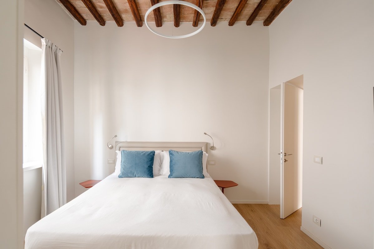 Modern 2Bed,2Bath at Spanish Steps gallery image 3