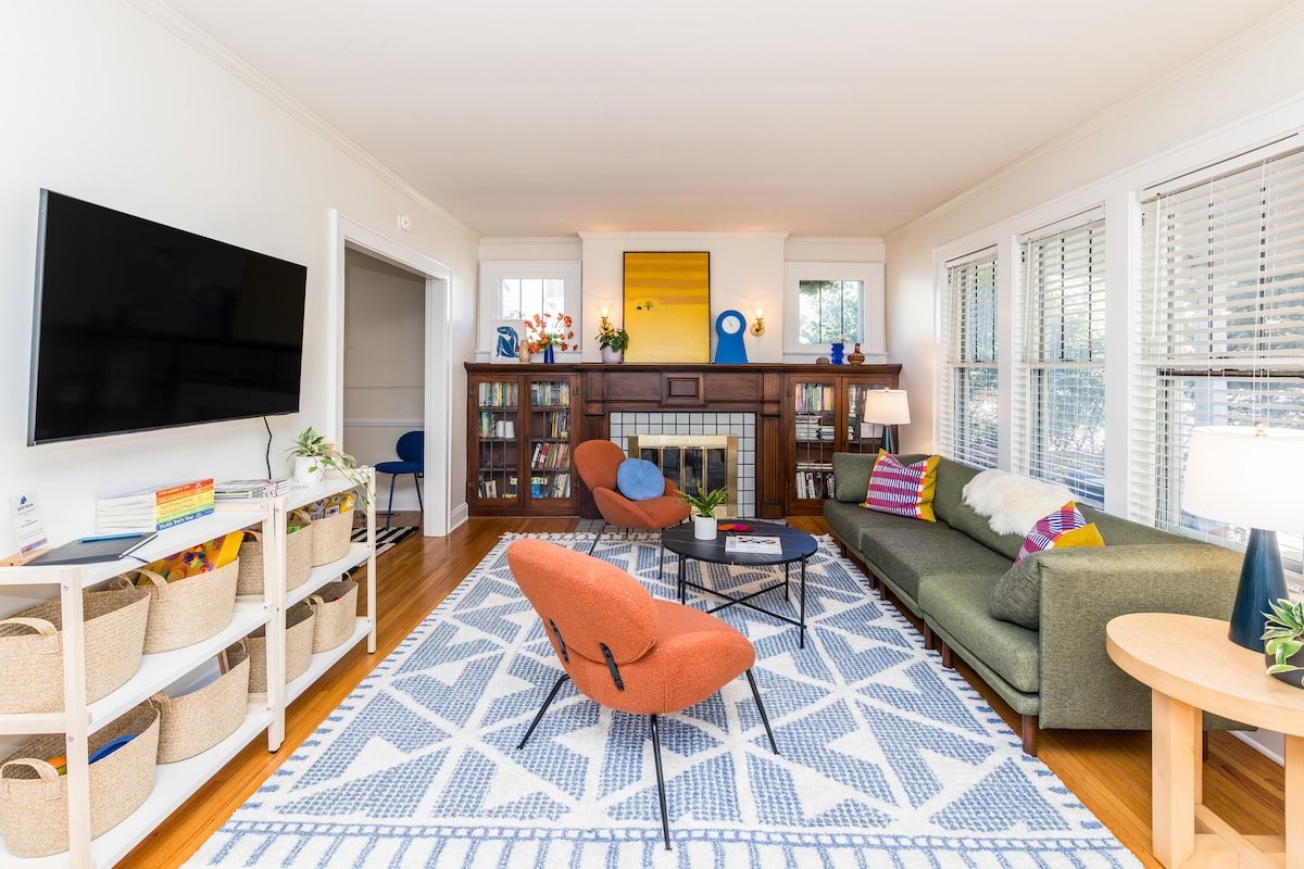 Clintonville Art House- Quarter Horse Congress GEM gallery image 2