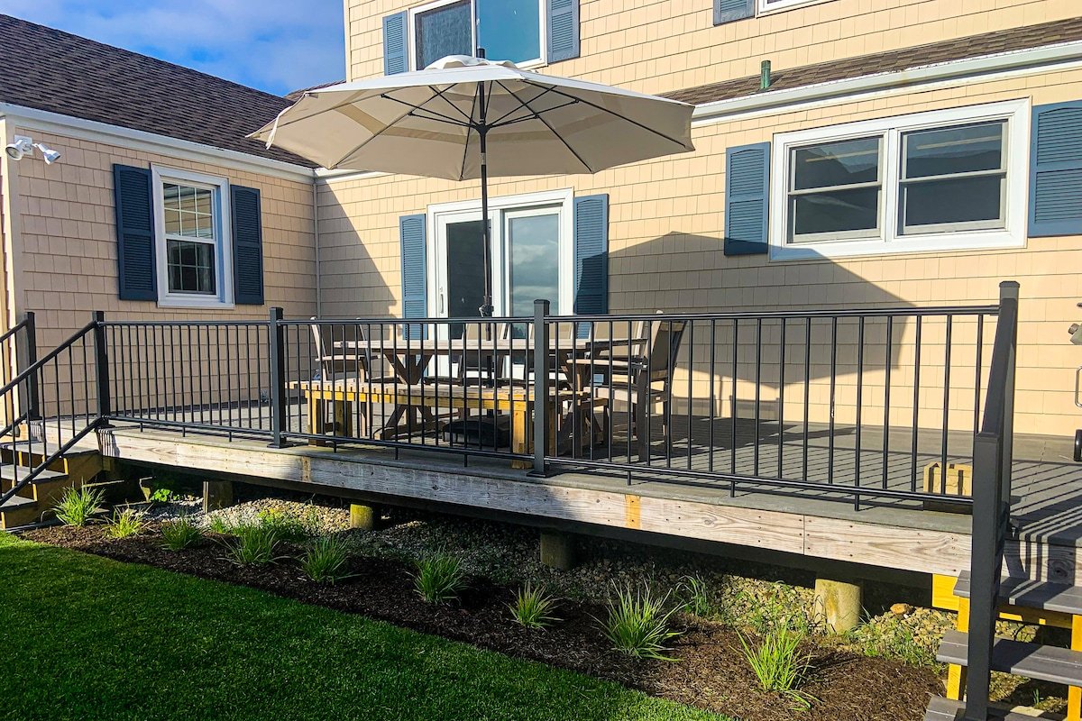 Easton’s Point walk to beaches! gallery image 3