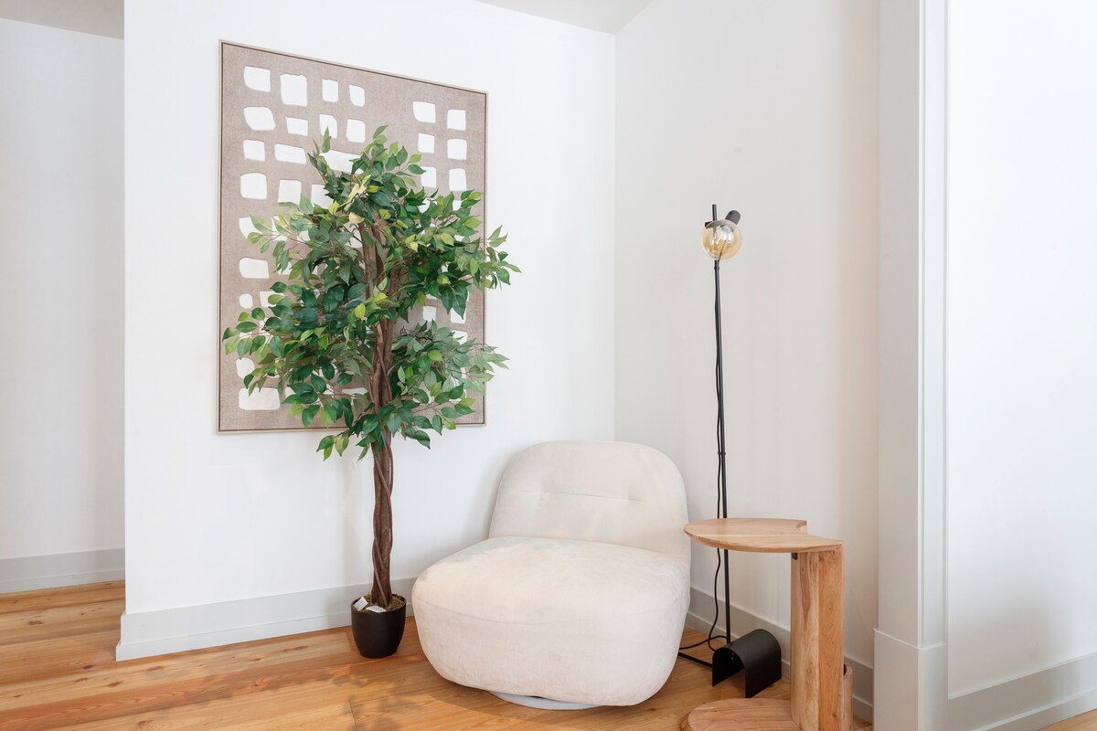 MY LX FLAT Bright Stylish 3BR Apartment inDowntown gallery image 5