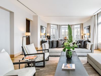 2 Bedroom Eiffel Apartment