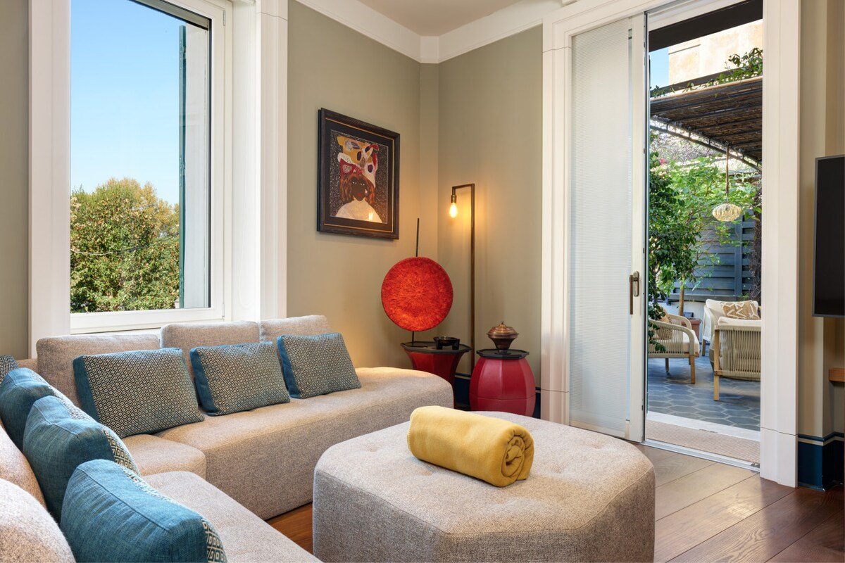 Mastroianni & Loren House with Terrace by Hostalia gallery image 4