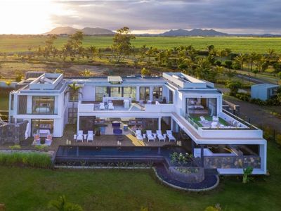 Luxury Golf and Beach Villa Djan