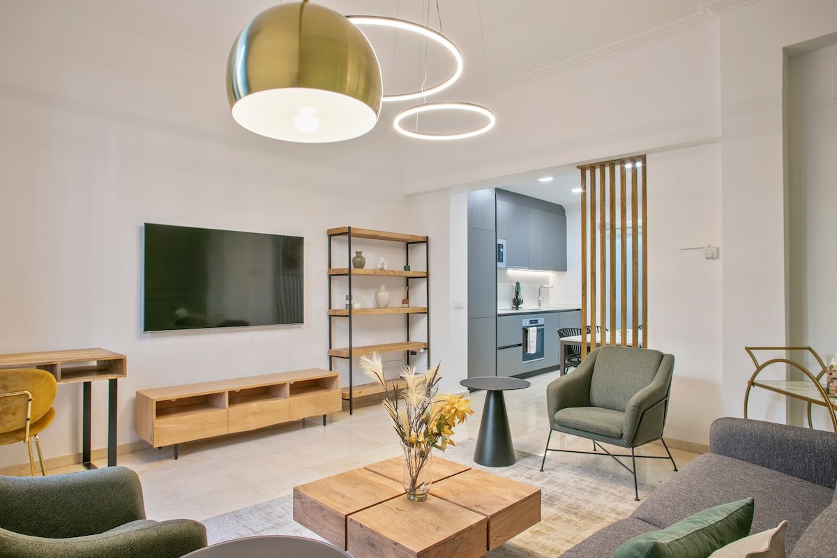 Anton’s Downtown Apartment gallery image 5