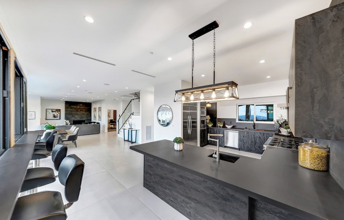 Modern Villa sunset Plaza gallery image 4