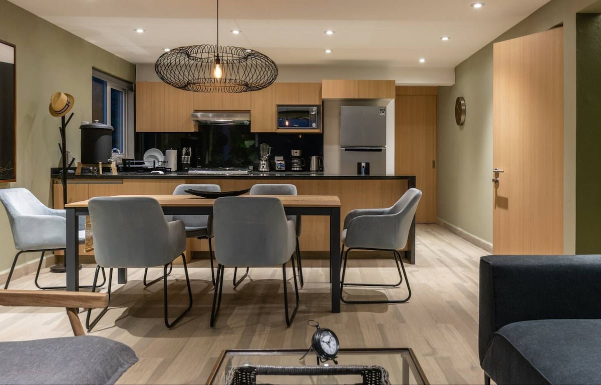 Brand New Apartment | Next to Ritz Cartlon gallery image 2