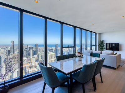 Lvl 76 Top CBD Bay View Luxury 3 BR Suite