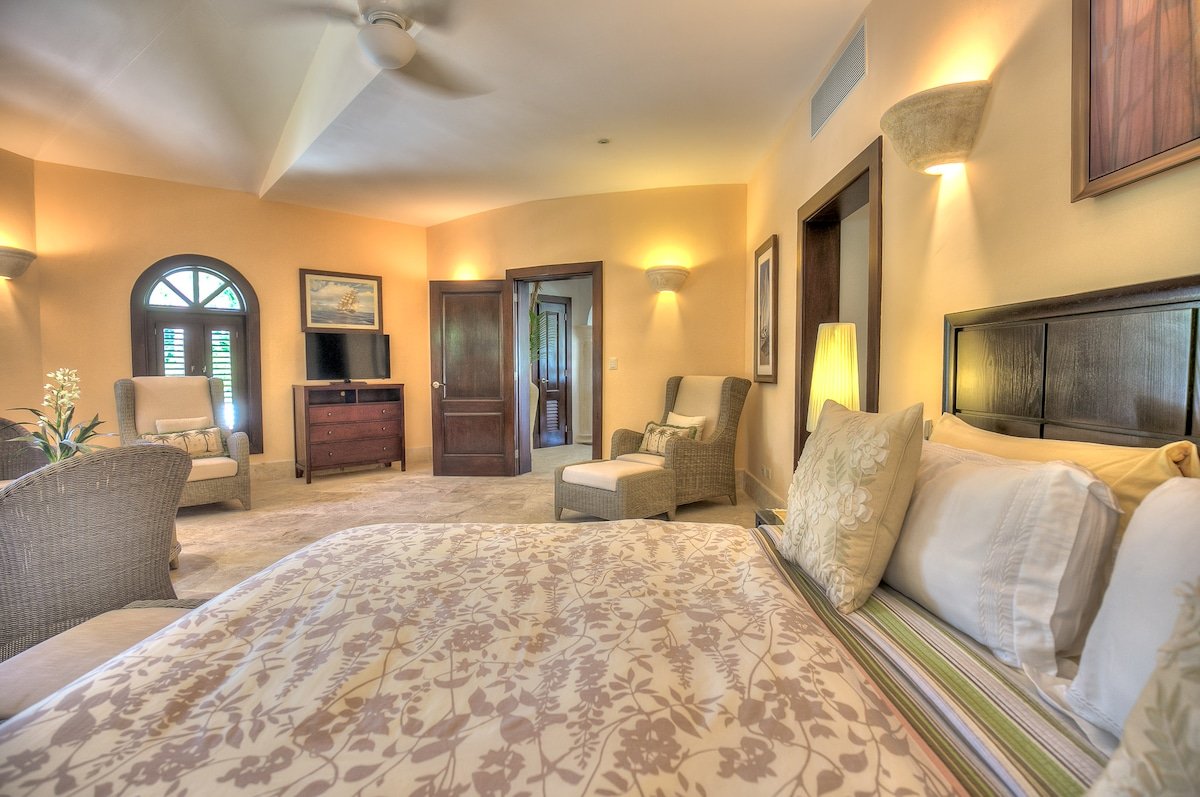 Arrecife 23/24/25 – Grand Golfside Estate gallery image 3