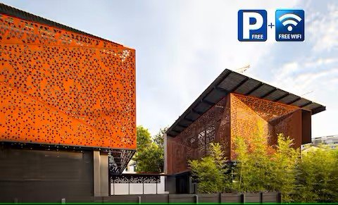 Inner City Haven Enviro-Luxury – with free Parking