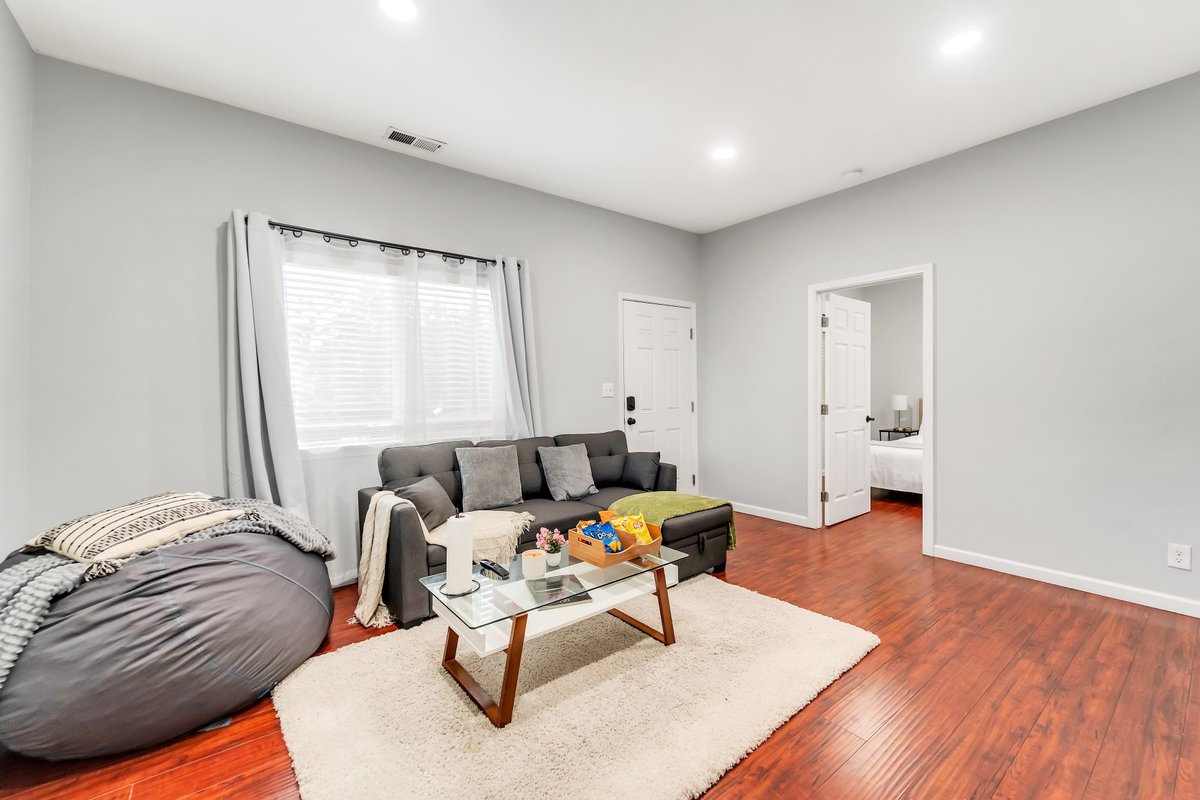 3b2a Haven Downtown SJ, spacious onsite parking