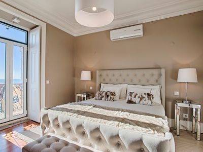 An amazing sea view apartment in Estoril