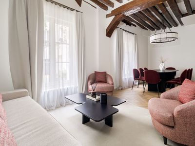 ONIRI – Sublime Serviced 3-BR/3BA – Saint Germain