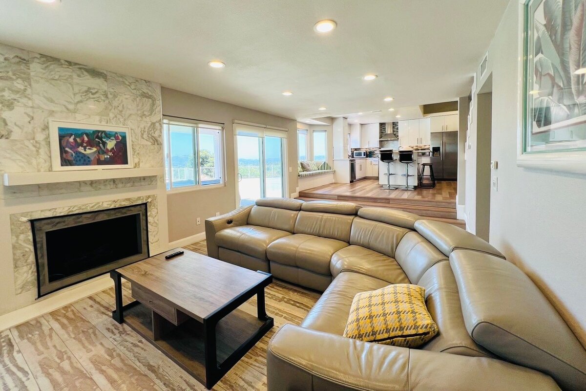 Huge Villa 2 Master Suites 5Bedrm/4Bath View Pool gallery image 4