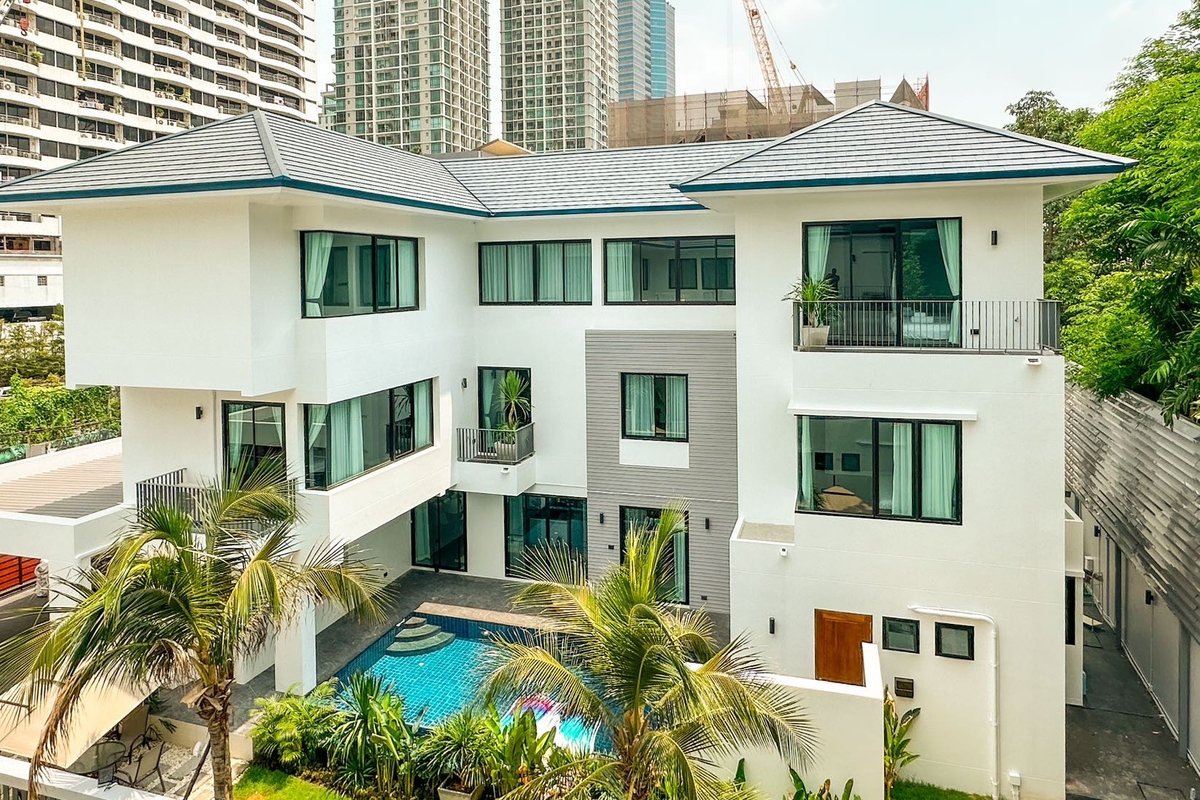 免费接机 市中心豪华别墅 超大泳池 KTV房 Netflix 管家服务