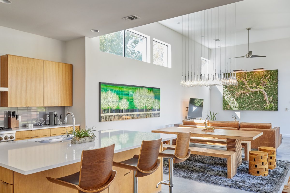 1M to Zilker & Barton Springs ~ Hot Tub ~ 4BR/4BA