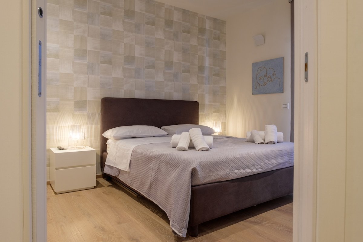 Apartment in a quiet place, Naples Center gallery image 4