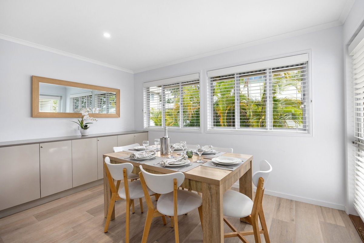 Tropical 3 bedroom Oasis , meters Noosa River gallery image 5