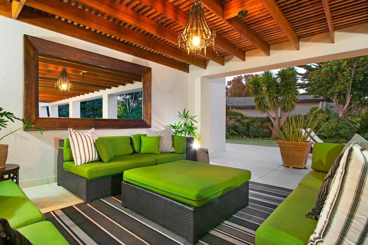 Elegant Urmarah with Lush Garden & Pool gallery image 5