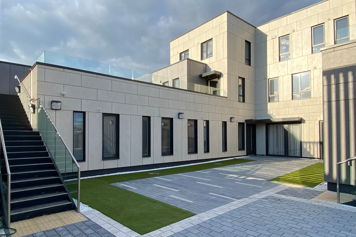 Modern Courtyard Apartment