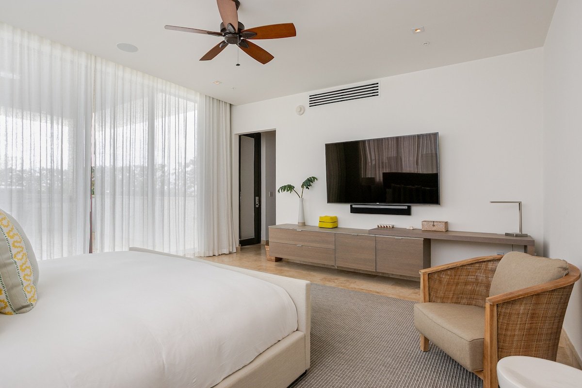 4 Bedroom Luxury Beach Penthouse gallery image 2