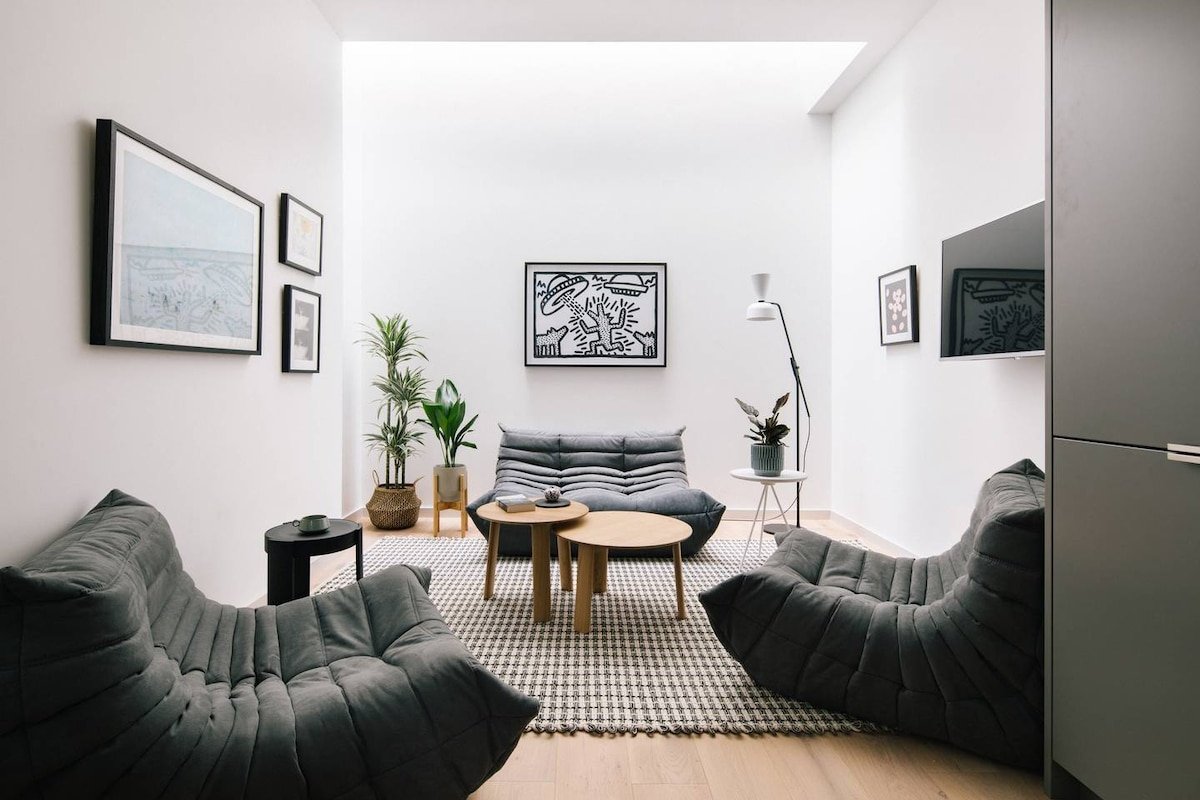 Huge Oxford Street 3BR – Netflix & Nespresso gallery image 3