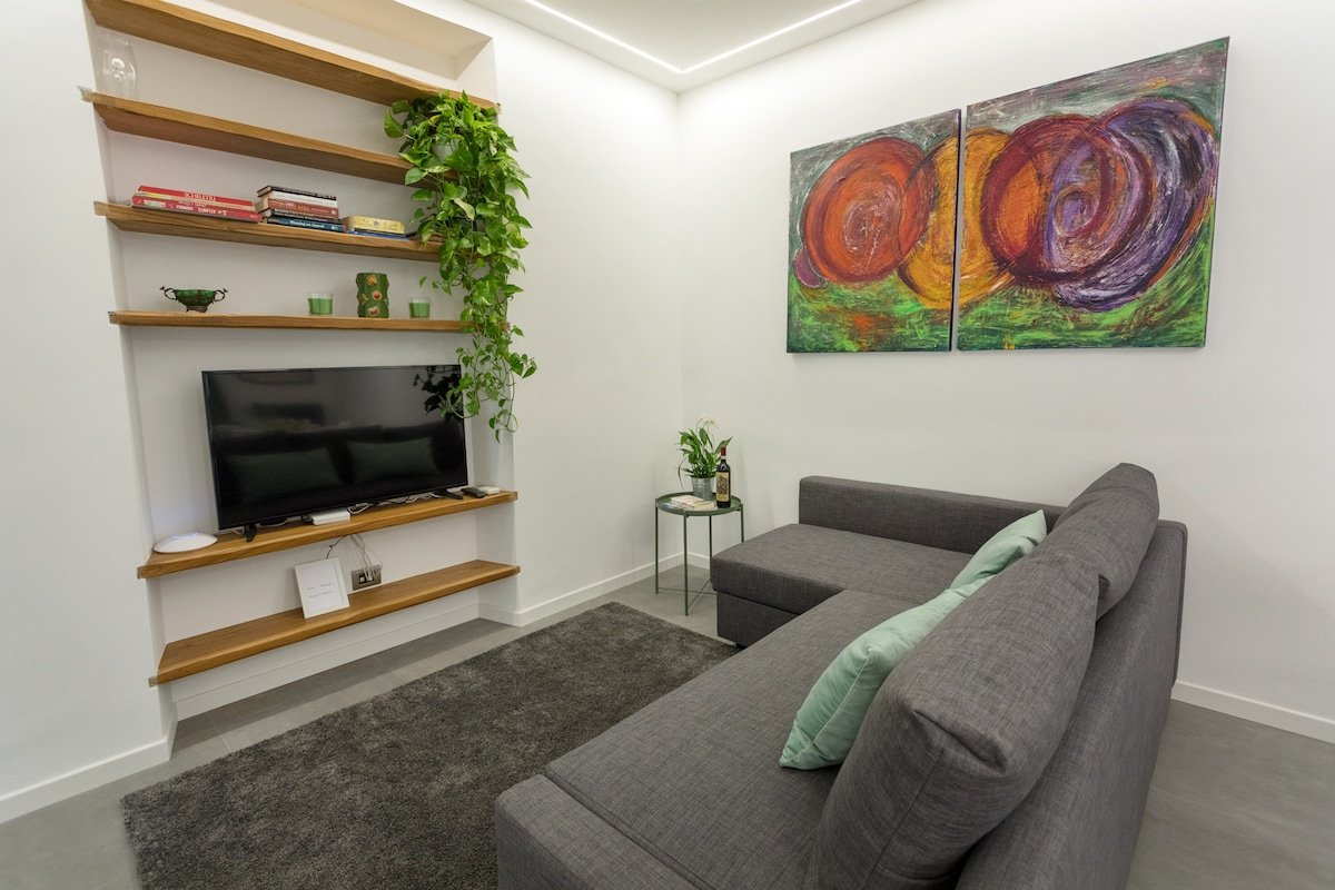 Sunny in the centre of Rome gallery image 5