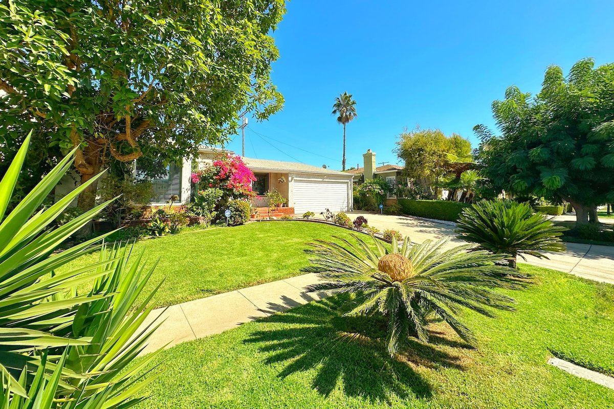 LUXURY HOUSE+POOL in West LA/Santa Monica gallery image 2