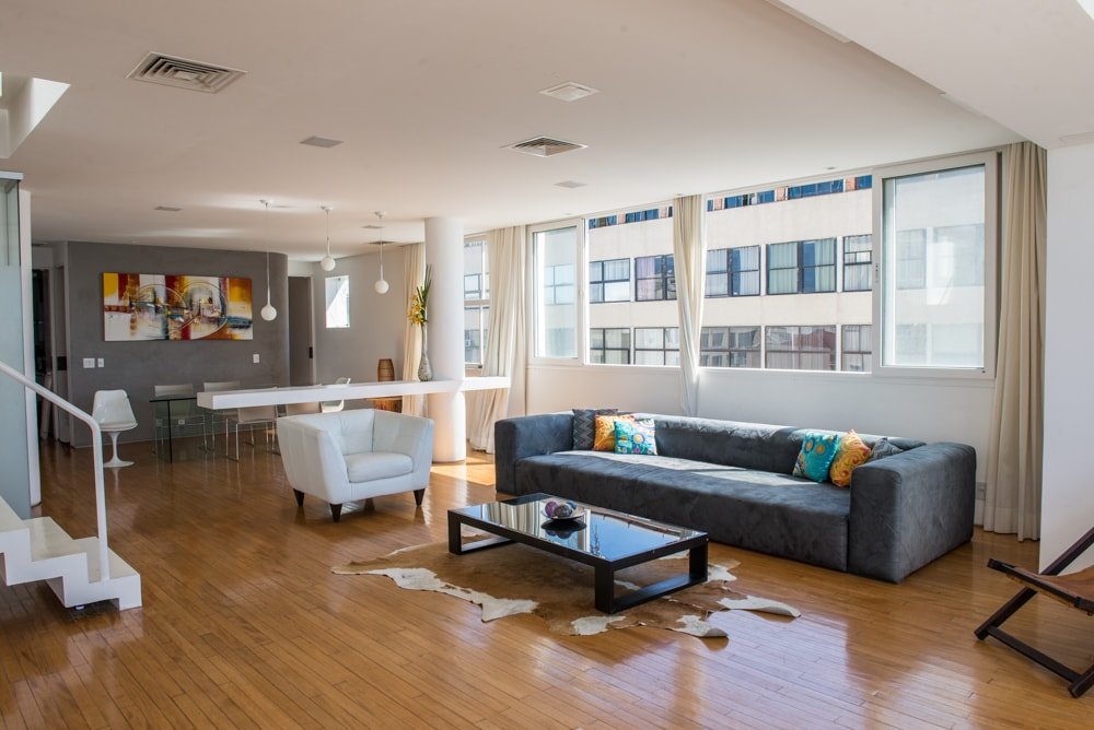 Luxury Ocean-Front Penthouse in Copacabana 3-br gallery image 3