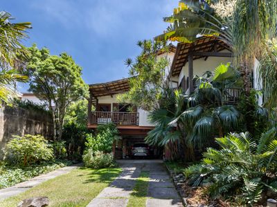 Cozy house with swimming pool