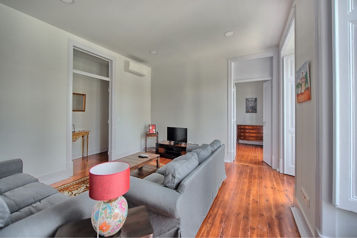 Lisbon Comfy Apartment – Metro at the door gallery image 4