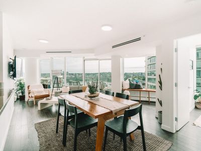 Arbutus Flat | A Cozy, Aesthetically-Driven Stay