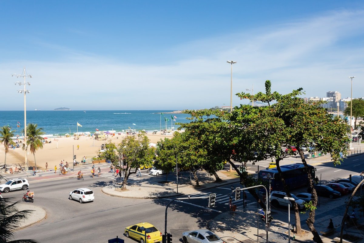 De frente p/ praia de Copacabana gallery image 2