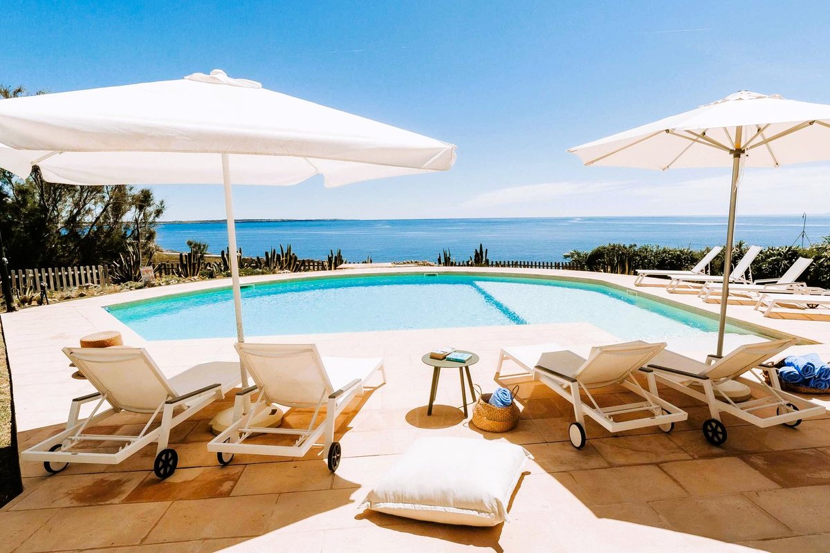 Spacious villa with stunning sea views