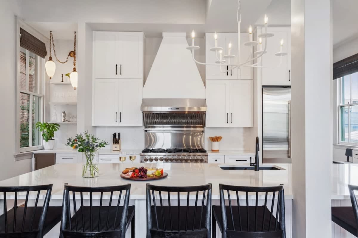 Grand NOLA Estate | Heated Pool gallery image 4