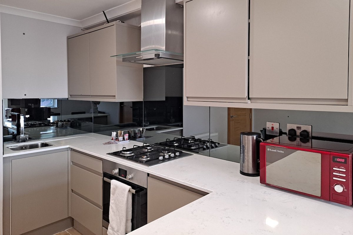 Top Class Top Floor Top Service gallery image 4