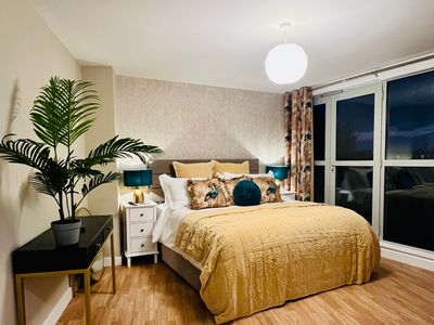 2 bed 2 bath apartment with secure parking