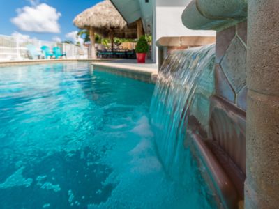 Waterfront Home w/pool, hottub and TikiHut