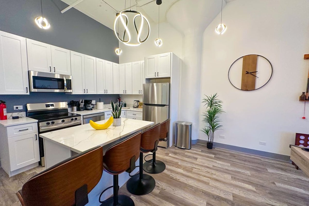 Luxury 6BR/3BA Group Stay in McCormick | Sleeps 12 gallery image 5