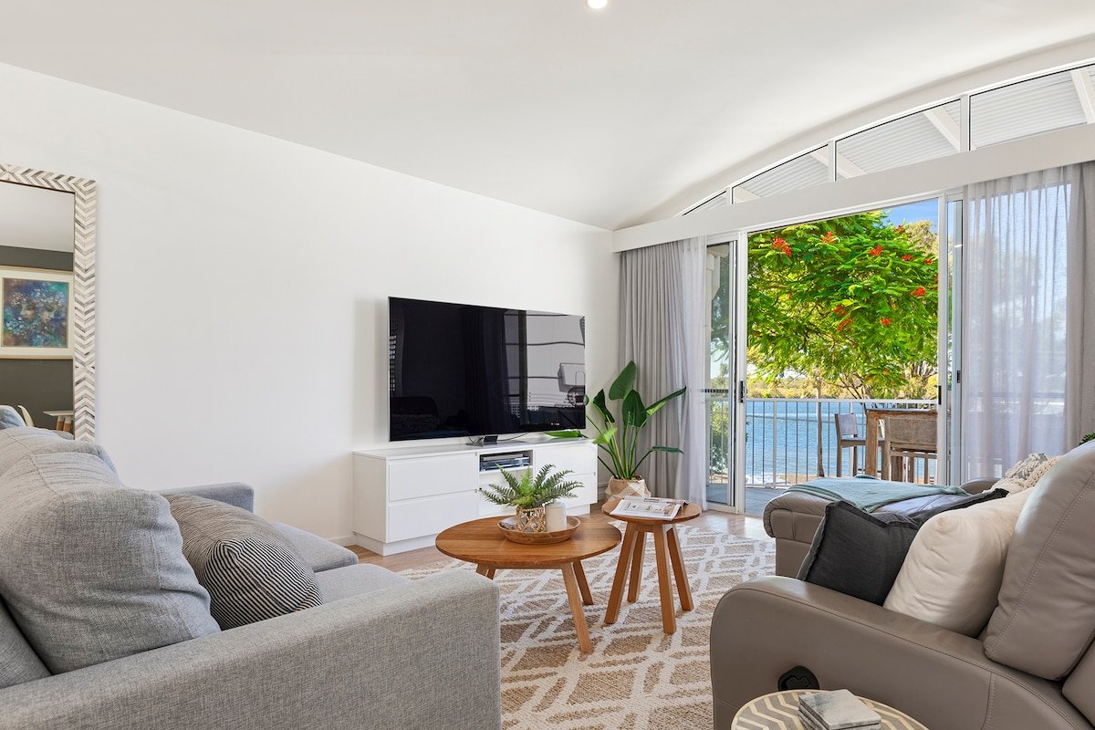 3 bedroom Luxury Penthouse River View Apartment gallery image 5