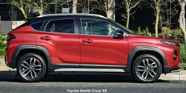 TOYOTA STARLET CROSS 1.5Xs A/T - 10 