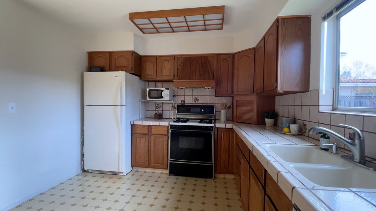 West San Jose – Cupertino House gallery image 4