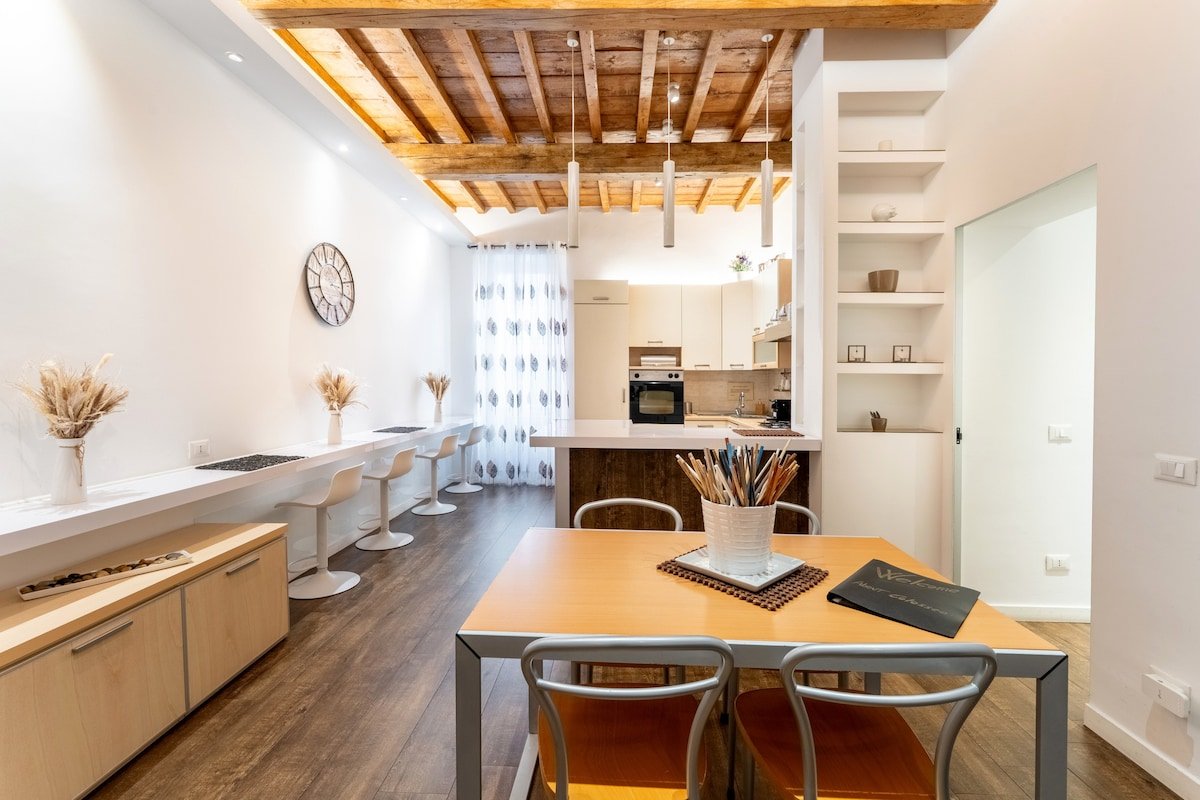 About Colosseum in the Heart of Rome – Free Wi-Fi gallery image 3