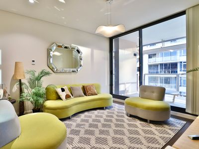 Urban Oasis Residence – Views | Parking | Ease