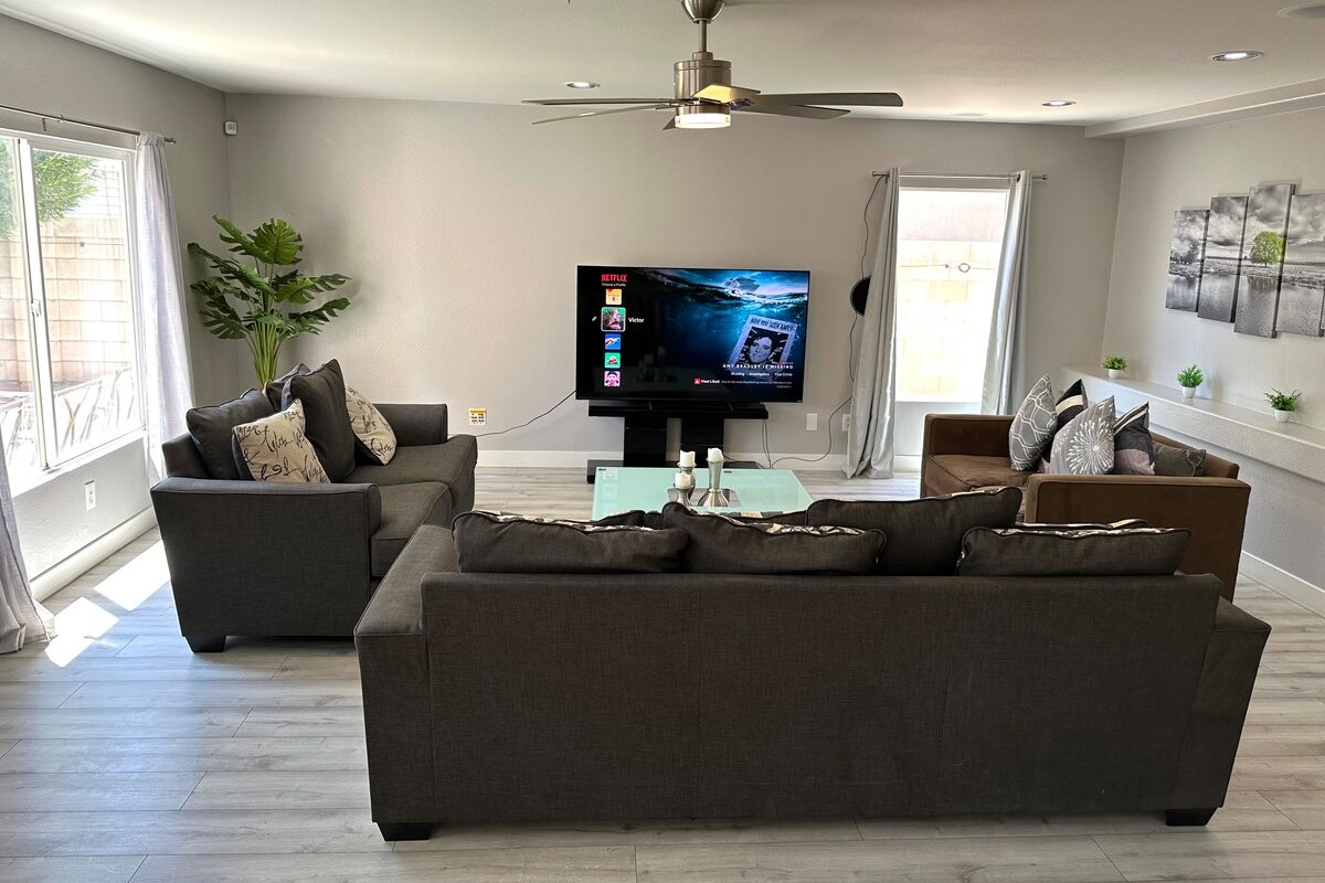 Allure Manor gallery image 4